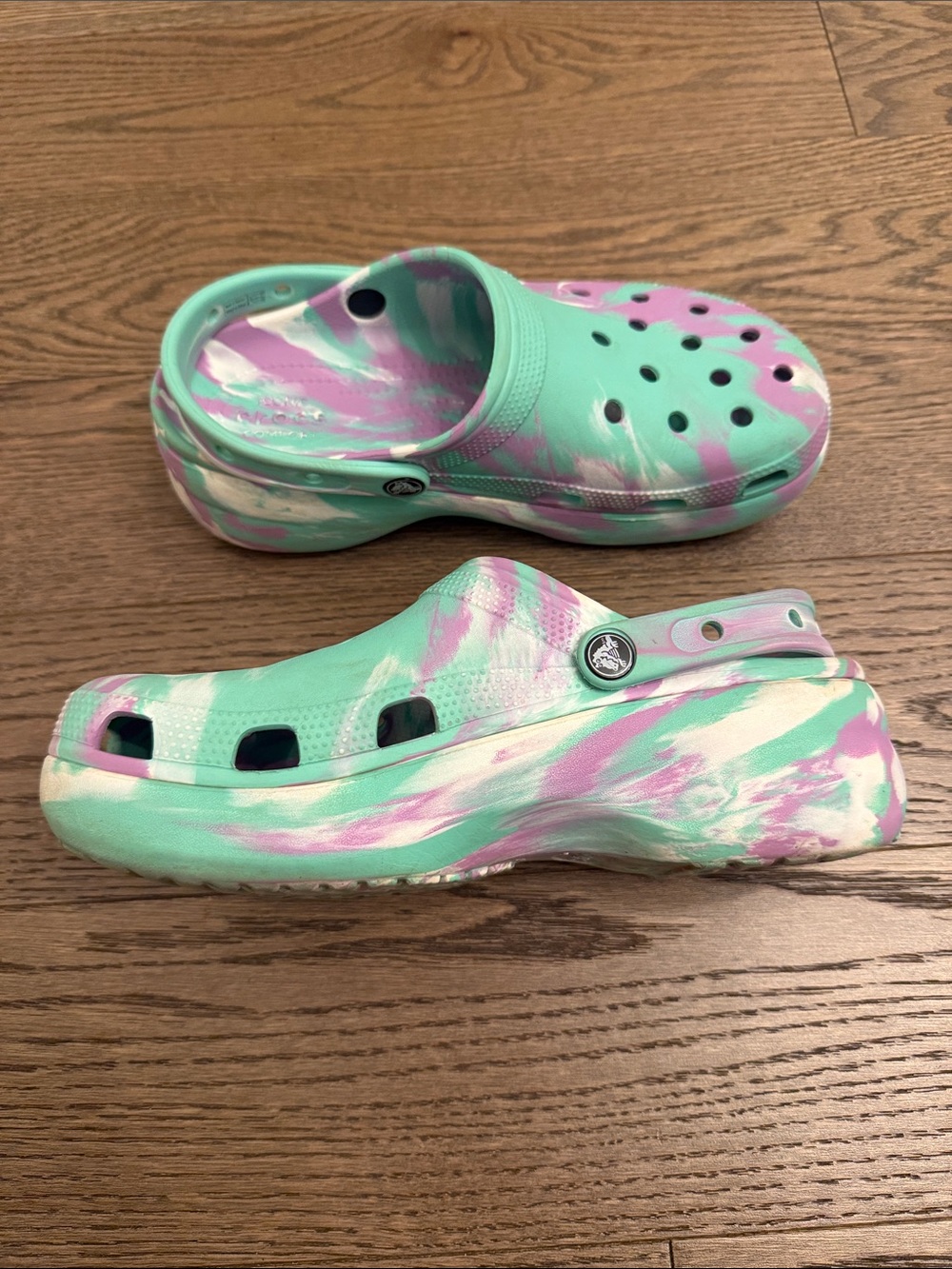 EUC Women’s Crocs Clog - Mint Green & Purple Swirl